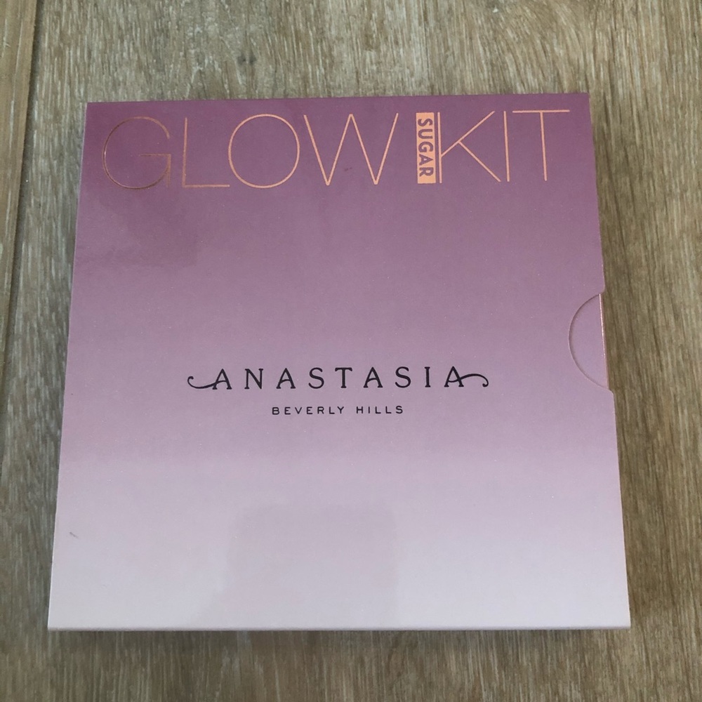 ANASTASIA BEVERLY HILLS GLOW KIT